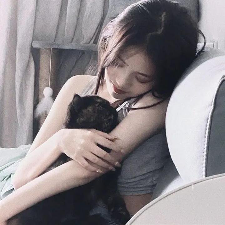 爱如微风悄悄掠过